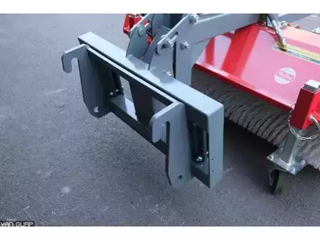 Varredor 2024  Eurotrac Veegmachine met hydraulische opvangbak 150cm (8)