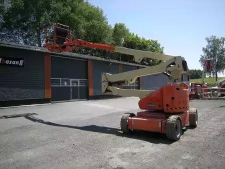 Knikarmhoogwerker 2010  JLG E450 AJ (2)