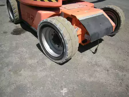 Knikarmhoogwerker 2010  JLG E450 AJ (7)