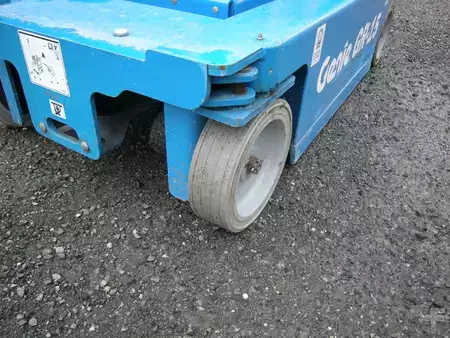 Vertical mast lift 2021  Genie GR-15 (12)