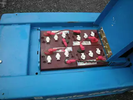 Vertical mast lift 2021  Genie GR-15 (13)