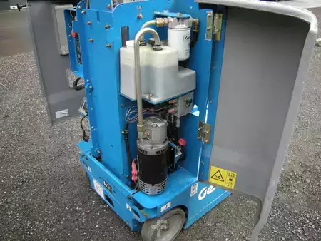 Vertical mast lift 2021  Genie GR-15 (17)