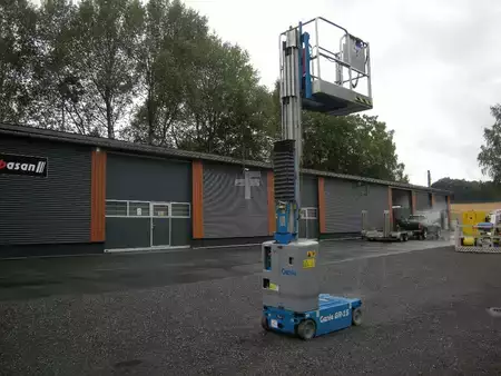Vertical mast lift 2021  Genie GR-15 (2)