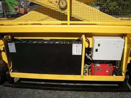 Pracovní plošina s nůžkovým zdvihem 2017  Holland-Lift HL190E12 (15)