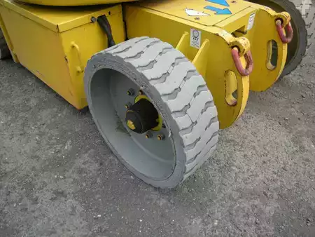 Podnośnik przegubowy 2011  Genie Z30/20N (9)