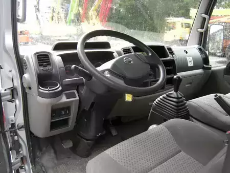 Kloubová pracovní plošina 2013  Nissan Cabstar mit GSR E210PX (14)