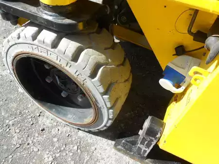 Scherenarbeitsbühne 2017  Hollandlift HL190E12 (12)