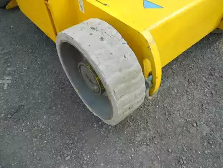 Podnośnik przegubowy 2011  Genie Z34/22N (8)