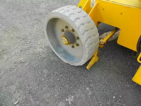 Podnośnik przegubowy 2011  Genie Z34/22N (9)