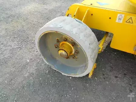 Podnośnik przegubowy 2011  Genie Z34/22N (9)