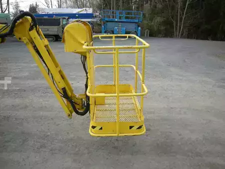 Podnośnik przegubowy 2011  Genie Z34/22N (11)