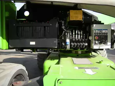 Knikarmhoogwerker 2015  Niftylift Lift HR 28 Hybrid Allrad (8)