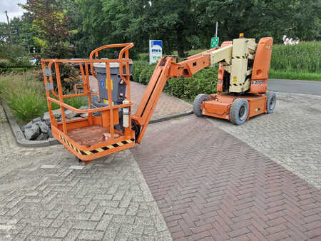 Kloubová pracovní plošina 2011  JLG E300AJP (4)
