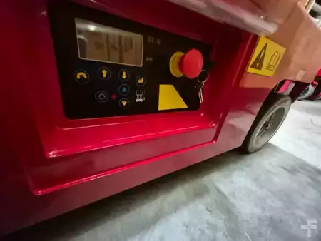 Piattaforme aeree a pantografo 2023  MEC MMAE16 (9)
