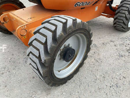 JLG 600AJ
