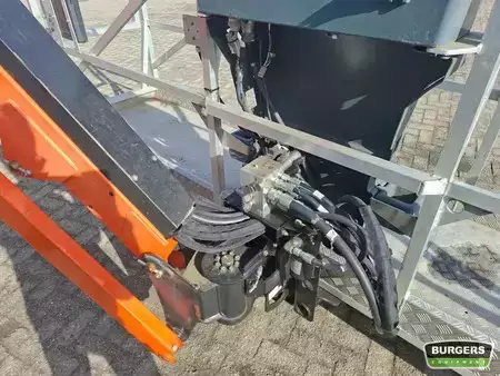 Teleskopická plošina 2019  JLG 660SJ (16)
