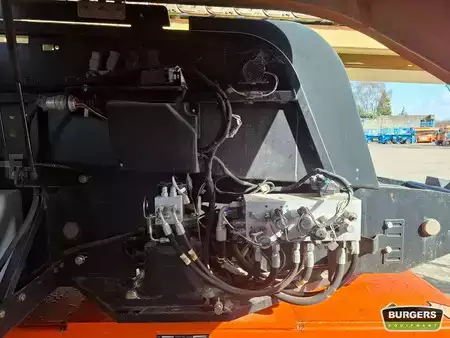 Teleskopická plošina 2019  JLG 660SJ (21)