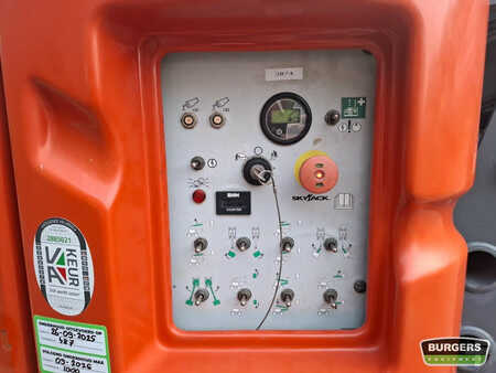 Kloubová pracovní plošina 2017  Skyjack SJ30 ARJE (9)