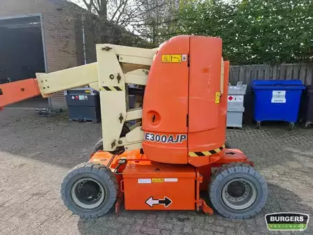 Piattaforme aeree articolate 2014  JLG E300 AJP (9)