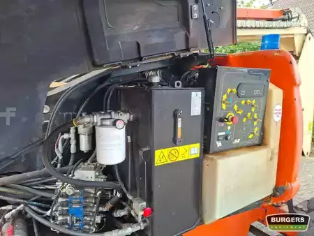 Kloubová pracovní plošina 2014  JLG 600AJ (23)