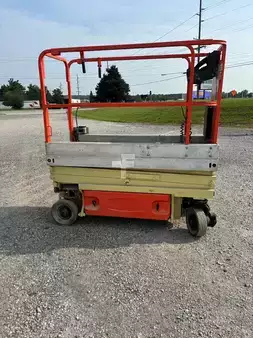 Plataforma de Tijera 2010  JLG 1930ES (1)