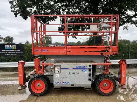 Podnośnik nożycowy 2012  Skyjack SJ6832RT Scissor Lift (1)