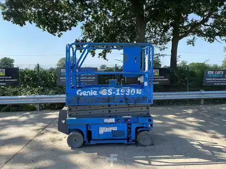 Plataforma Tijera 2001  Genie GS-1930 Scissor Lift (1)