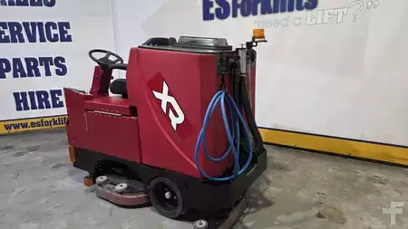 Samojezdne maszyny szorujące 2018  Factory Cat XR 40-D (2)