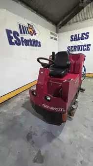 Samojezdne maszyny szorujące 2018  Factory Cat XR 40-D (4)