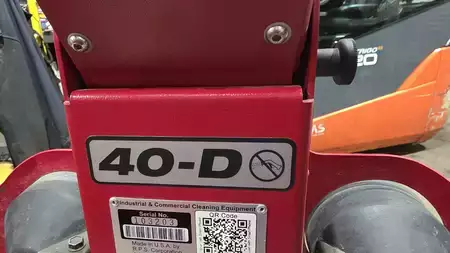 Samojezdne maszyny szorujące 2018  Factory Cat XR 40-D (7)