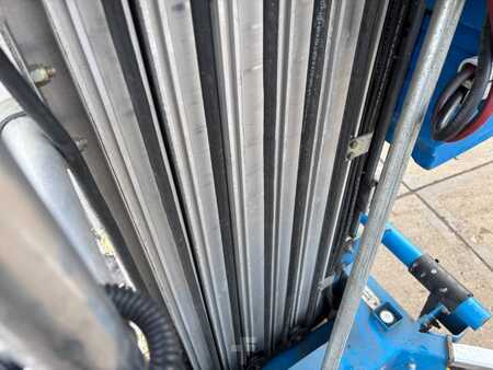 Vertikal / Personlift 2002  Genie AWP30S masthoogwerker Genie 2002 11 meter (12)