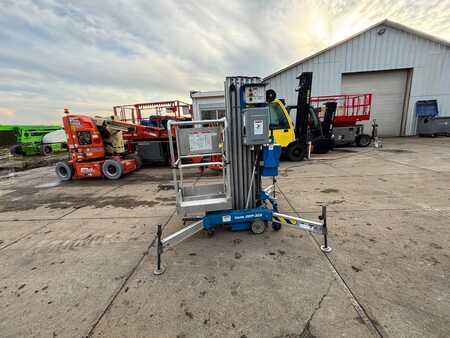 Vertikal / Personlift 2002  Genie AWP30S masthoogwerker Genie 2002 11 meter (2)