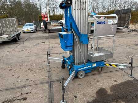Vertikal / Personlift 2002  Genie AWP30S masthoogwerker Genie 2002 11 meter (3)