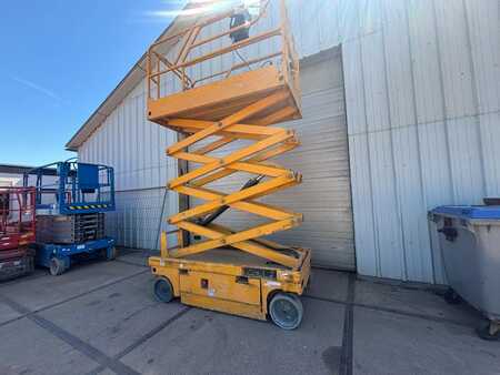 Scherenarbeitsbühne 2015  Haulotte Compact 10 schaarhoogwerker 10m eletrisch (12)