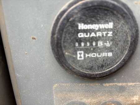 Scherenarbeitsbühne 2017  SkyJack SJ 6832 RT 12 m schaarlift schaarhoogwerker (13)