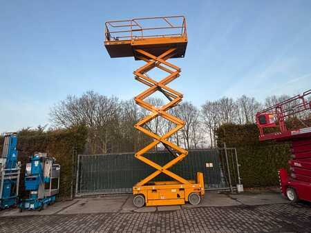 Sakse arbejds platform 2011  Haulotte Compact 12 12m schaarlift hoogwerker Haulotte (7)
