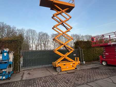 Sakse arbejds platform 2011  Haulotte Compact 12 12m schaarlift hoogwerker Haulotte (9)