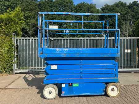 Piattaforme aeree a pantografo 2012  SkyJack SJ III 4632 12m elektro schaarlift skyjack (1)