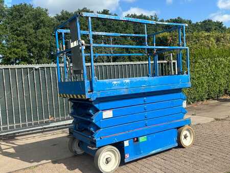 Piattaforme aeree a pantografo 2012  SkyJack SJ III 4632 12m elektro schaarlift skyjack (3)
