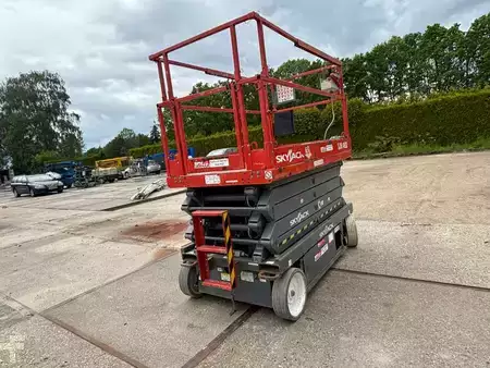 Ollós munka emelvény 2016  SkyJack SJ 4632 12m schaarlift Skyjack schaarhoogwerker (5)