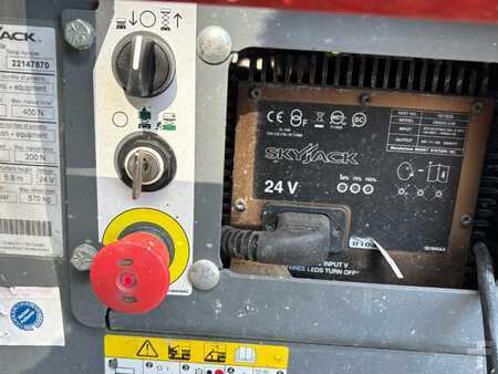 Pracovní plošina s nůžkovým zdvihem 2020  SkyJack SJ3219 schaarhoogwerker 8m skyjack schaarlift (9)