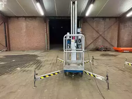 Vertikal / personløftere 2015  Genie AWP 40 S 14 meter mastlift Genie AWP 40s (2)