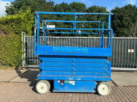 Piattaforme aeree a pantografo 2012  SkyJack SJ III 4632 12m elektro schaarlift skyjack (1)