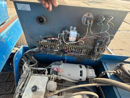 Piattaforme aeree a pantografo 2012  SkyJack SJ III 4632 12m elektro schaarlift skyjack (15)