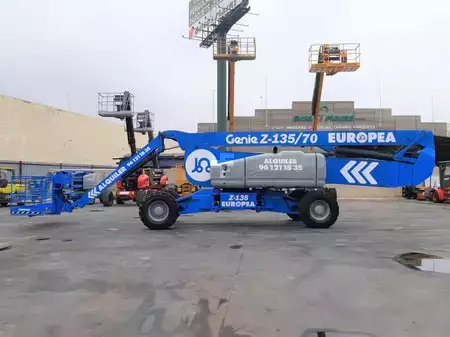 Plataforma Articulada 2010  GENIE Z135 70 (3)