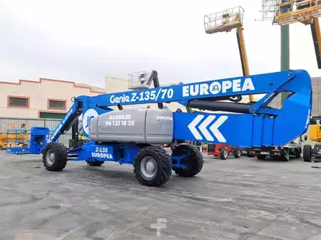 Plataforma Articulada 2010  GENIE Z135 70 (4)
