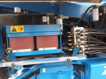 Plataforma Articulada 2010  GENIE Z135 70 (16)