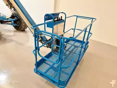 Plataforma Articulada 2010  GENIE Z135 70 (9)