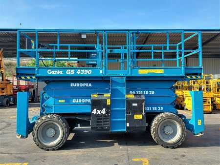 Podnośnik nożycowy 2018  GENIE GS4390 (1)