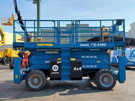 Podnośnik nożycowy 2018  GENIE GS4390 (6)